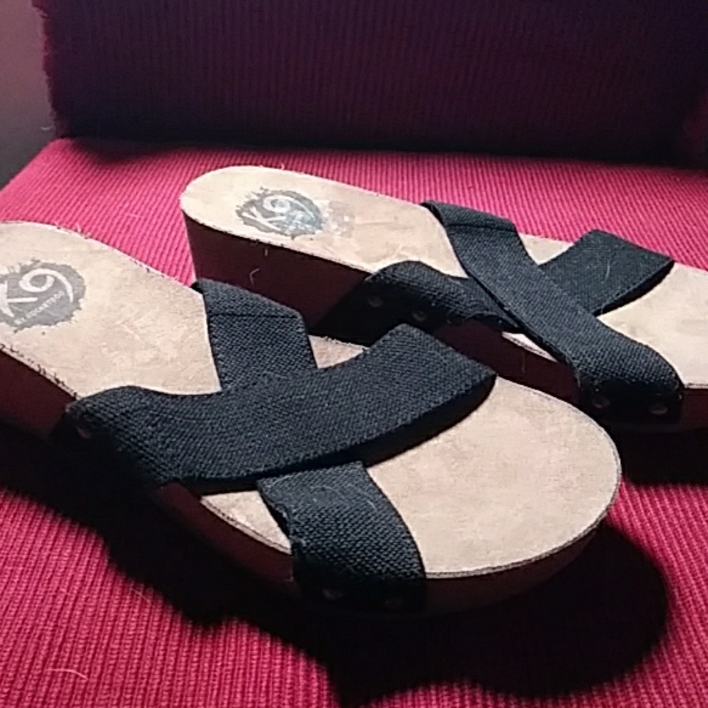 💜5/$25.00 Rocket Dog sandle, New